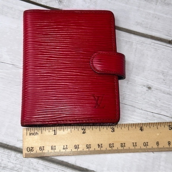 AUTHENTIC Louis Vuitton Agenda. Red Epi leather. - Picture 11 of 16